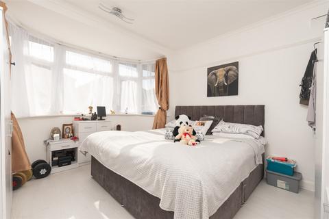 146 Colyer Road, Northfleet, Gravesend, DA11 8AS