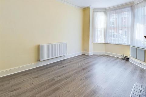 2 bedroom terraced house to rent, Willis Street, Warrington