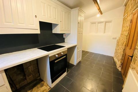 2 bedroom terraced house to rent, Smithy Hill, Wibsey, Bradford