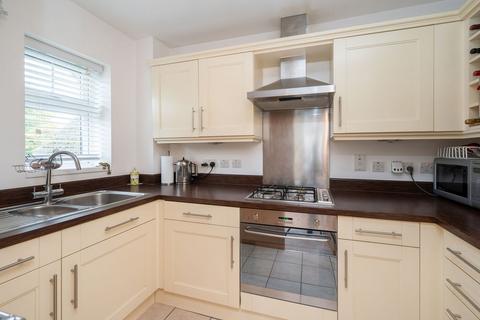 2 bedroom apartment for sale, Wolfendale Close, Redhill RH1