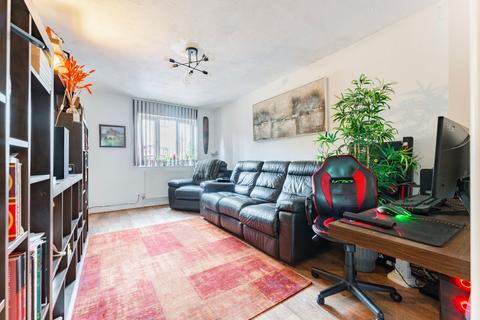 24 Airedale Close, Norwich, NR3 2DB