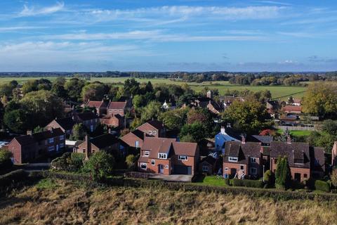 4 bedroom detached house for sale, Canal Lane, East Cottingwith, York