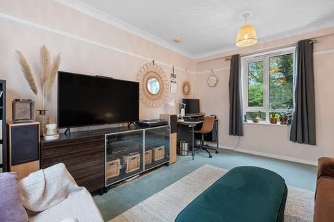 2 bedroom property for sale, Thornhill Place, Longstanton, CB24