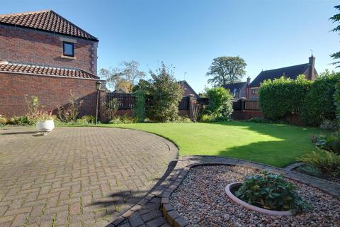 4 bedroom detached house for sale, Melrose Park, Beverley