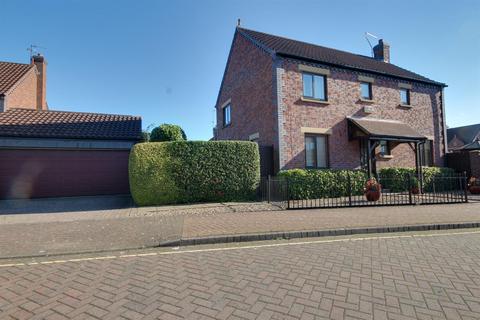 4 bedroom detached house for sale, Melrose Park, Beverley