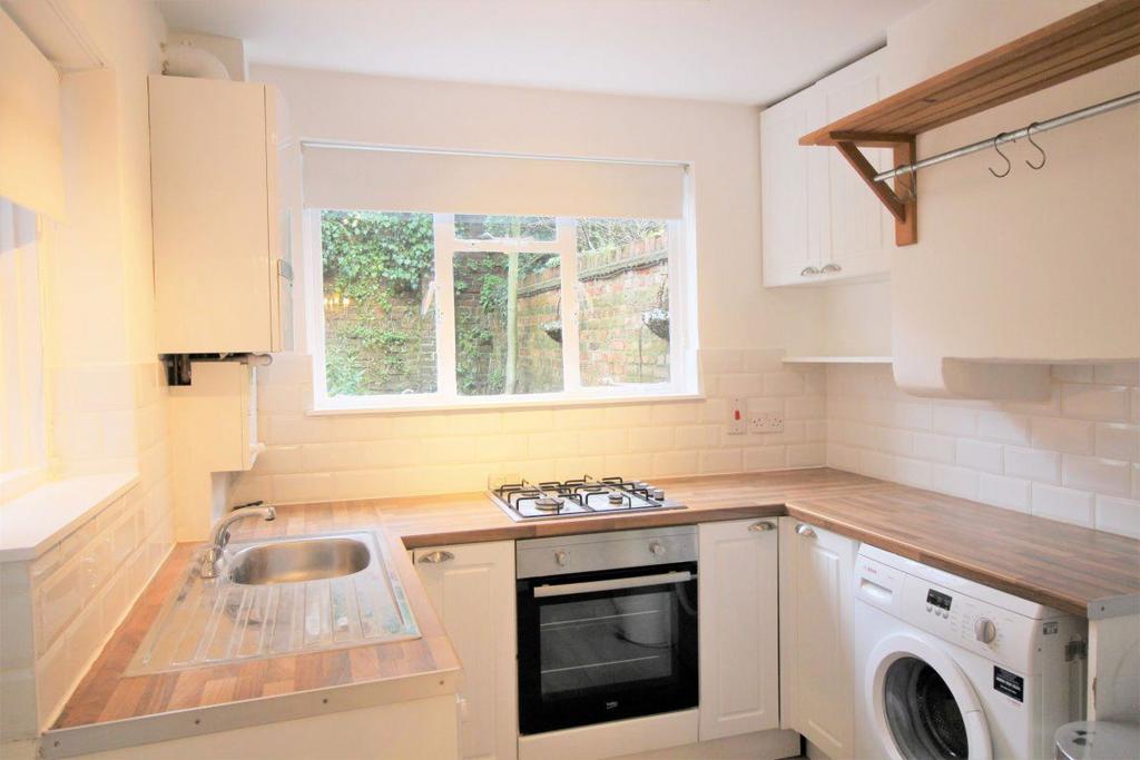 Bethel Road, Sevenoaks, TN13 3UE 2 bed semidetached house to rent £