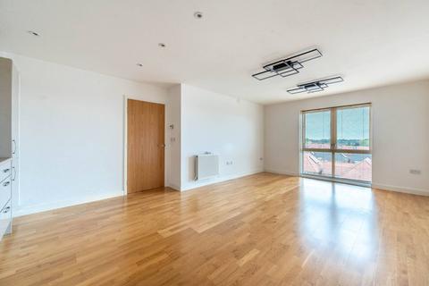 2 bedroom flat for sale, Cunningham Way, Watford, WD25