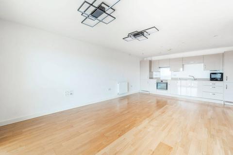 2 bedroom flat for sale, Cunningham Way, Watford, WD25