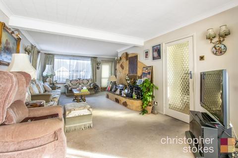 3 bedroom detached house for sale, Rushleigh Avenue, Cheshunt, Waltham Cross, Hertfordshire, EN8 8PS