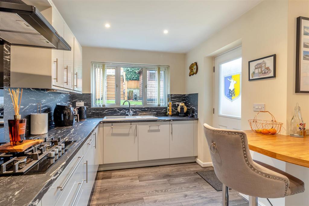 8625359-interior26.jpg