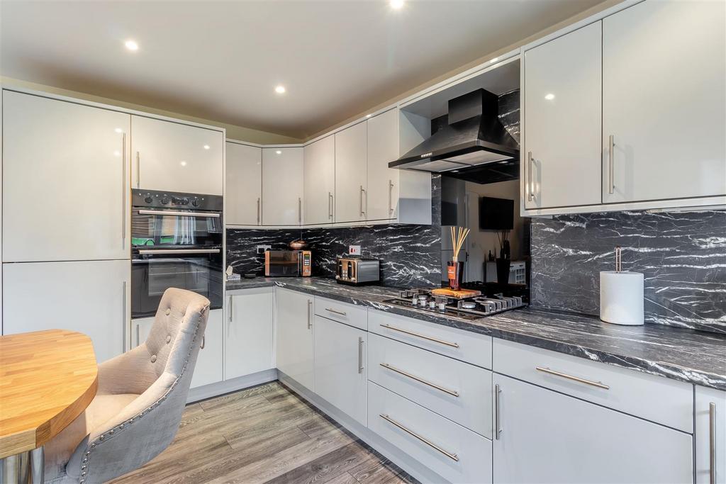 8625359-interior28.jpg