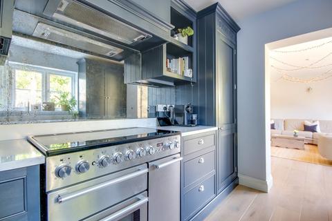 21 Broad Lane, Lymington, SO41 3QN