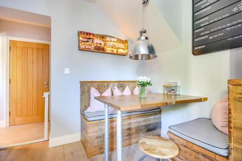 21 Broad Lane, Lymington, SO41 3QN