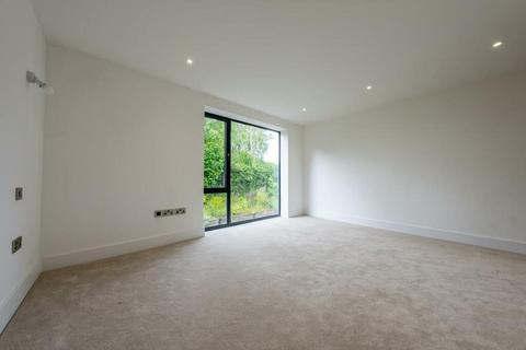undefined, Blackwood Close, West Byfleet
