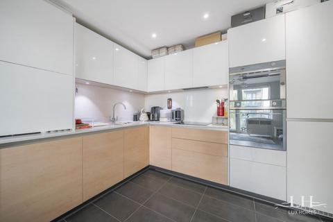 1 bedroom flat for sale, Downey House, Romford