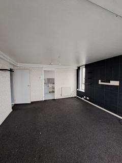 1 bedroom flat to rent, High Street, Langley, Slough