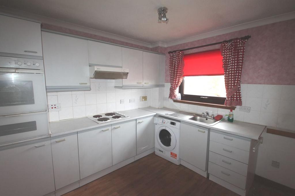 Neilston Road, Paisley PA2 2 bed flat for sale £52,000