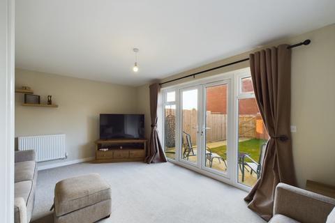 3 bedroom semi-detached house for sale, Milner Avenue, Driffield YO25 5DE