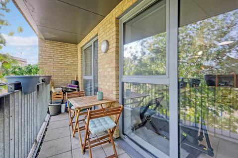 Chesworth Court, Stepney Green