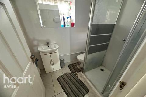 1 bedroom in a house share to rent, Lime Grove