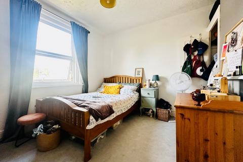 1 bedroom flat to rent, Silverdale Road, Hampshire SO15