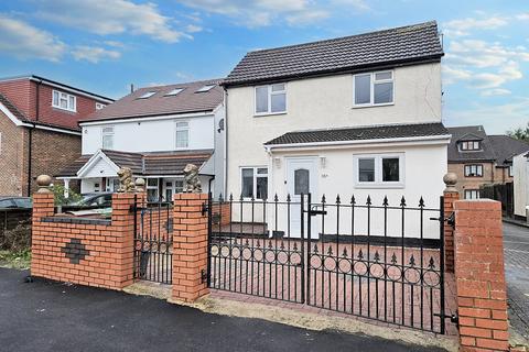 2 bedroom semi-detached house to rent, Corbins Lane, Harrow HA2