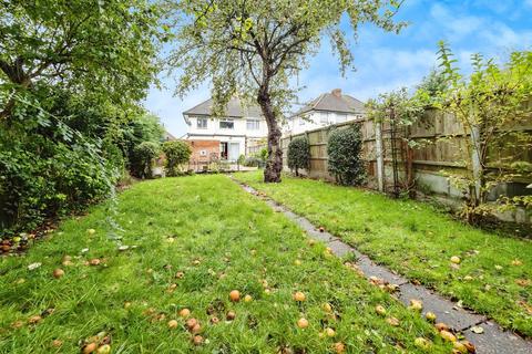 3 bedroom semi-detached house for sale, Amesbury Drive, London E4