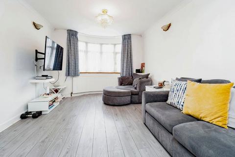 3 bedroom semi-detached house for sale, Amesbury Drive, London E4