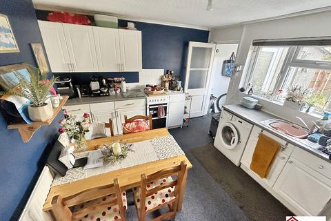 2 bedroom ground floor flat for sale, Talbot Green, Pontyclun CF72