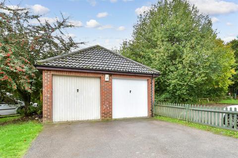 42 Howlsmere Close, Halling, Rochester, ME2 1NF