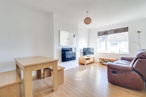 2 bedroom flat for sale, Herschell Road, Leigh-On-Sea SS9