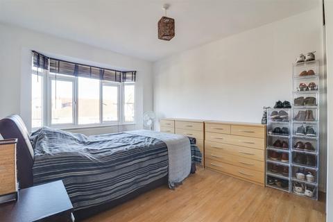 2 bedroom flat for sale, Herschell Road, Leigh-On-Sea SS9