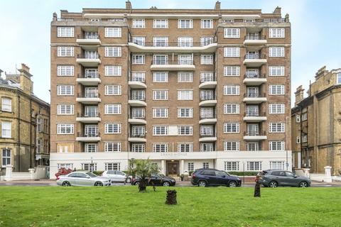 2 bedroom apartment to rent, Grand Avenue, Hove BN3