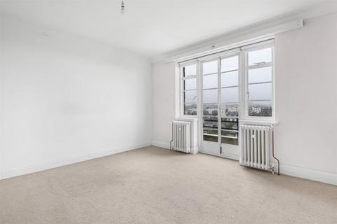 2 bedroom apartment to rent, Grand Avenue, Hove BN3