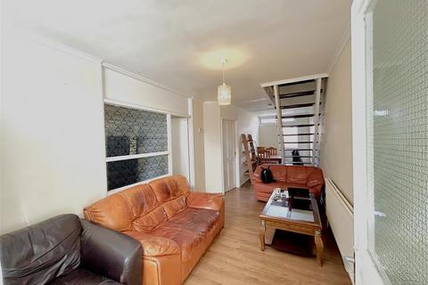 4 bedroom terraced house to rent, Gibbon Road, Peckham, SE15