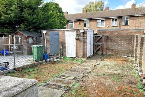 4 bedroom terraced house to rent, Gibbon Road, Peckham, SE15