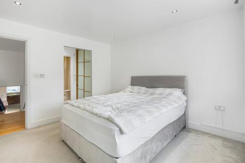 2 bedroom flat for sale, Burton Lane, Goffs Oak EN7