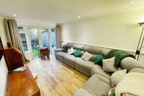 3 bedroom end of terrace house for sale, Darlington Crescent, Saughall, Chester, Cheshire, CH1