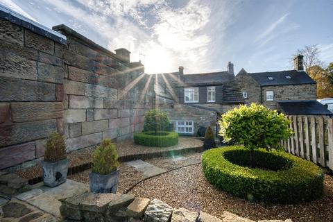 2 bedroom end of terrace house for sale, Devonshire Square, Beeley, Matlock