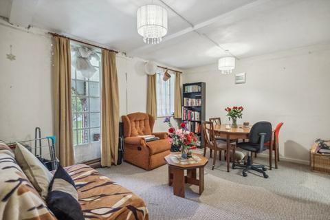 1 bedroom apartment for sale, Heath House, Ickenham, UB10