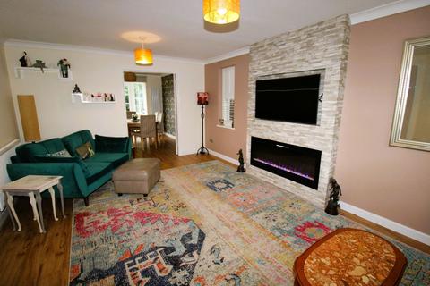 15 Johnsons Field, Olney, MK46 5JF
