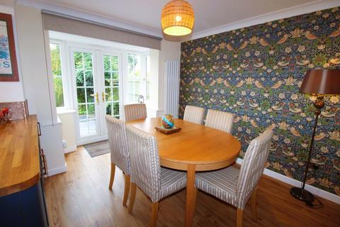 15 Johnsons Field, Olney, MK46 5JF