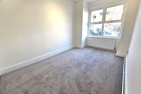 2 bedroom flat to rent, Sandown Road, Brighton BN2