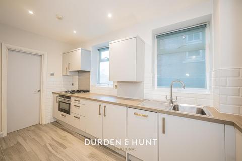 2 bedroom apartment for sale, Hermon Hill, Wanstead E11