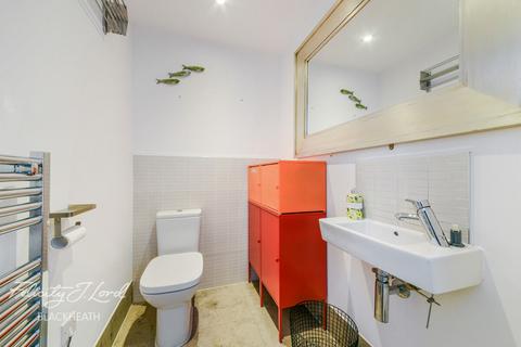 34 Parade Ground Path, London, SE18 4BT