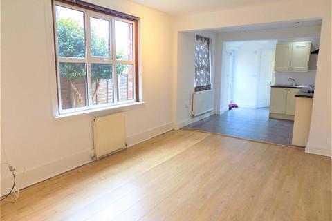 2 bedroom maisonette to rent, St. Michaels Road, Aldershot GU12