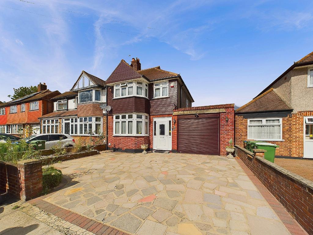 Days Lane, Sidcup DA15 3 bed semidetached house for sale £600,000