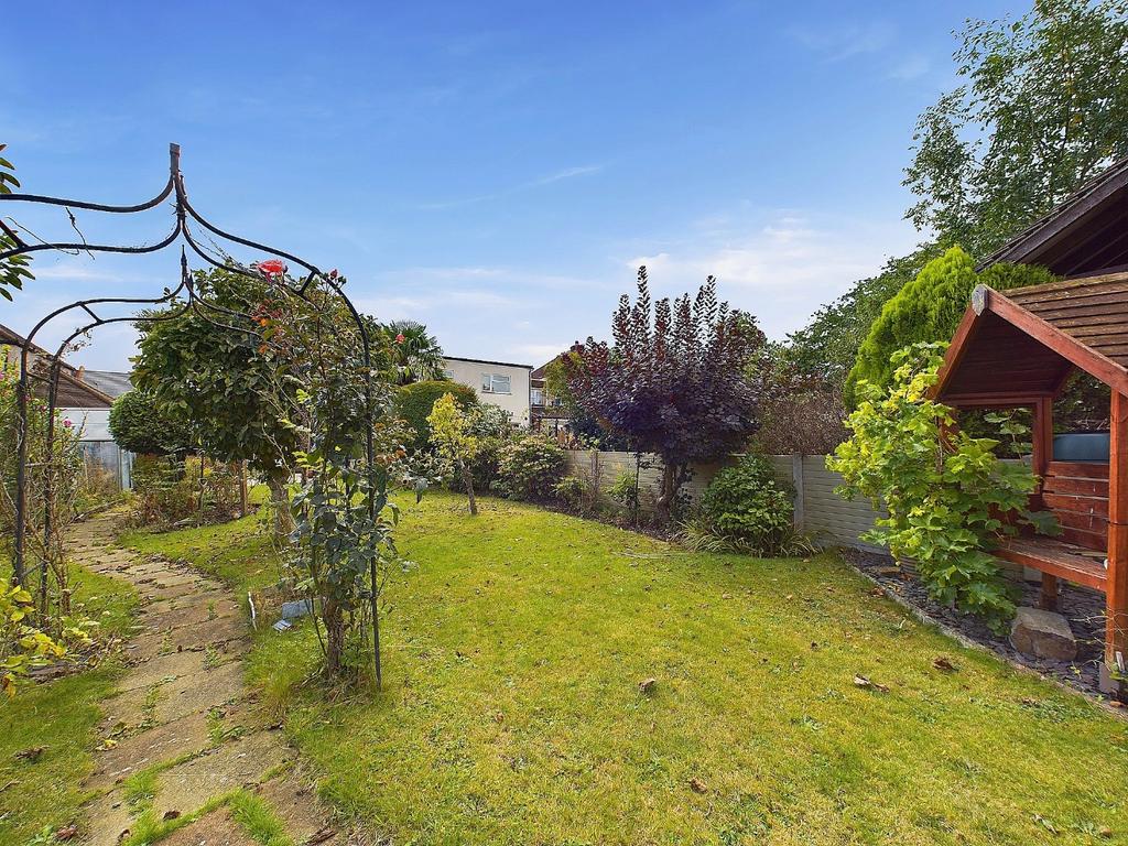 Days Lane, Sidcup DA15 3 bed semidetached house for sale £600,000