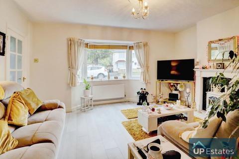 3 bedroom end of terrace house for sale, Waverley Avenue, Attleborough, Nuneaton