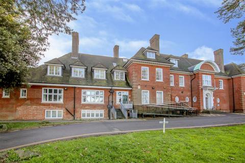 2 bedroom apartment for sale, Merrymeade Chase, Brentwood